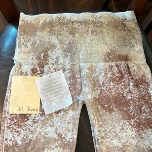 M. Rena Cropped Leggings One Size NWT